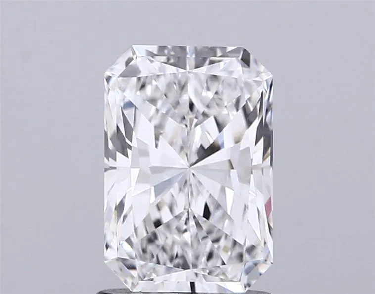 1.93ct Radiant Lab Grown Diamond (Colour D, Clarity VVS2, IGI Certified)